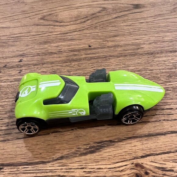 Hot Wheels Green Toy Car By Mattel McDonalds Happy Meal Collectible 2015 - Picture 2 of 4